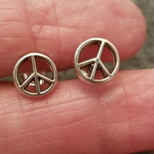 925 Sterling PEACE SIGN Stud Earrings>Great size, Non Tarnish, Peace Earrings